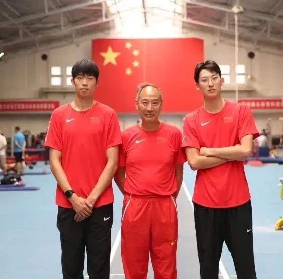 徐卓一回应“戴眼镜参加跨栏比赛”(图6)