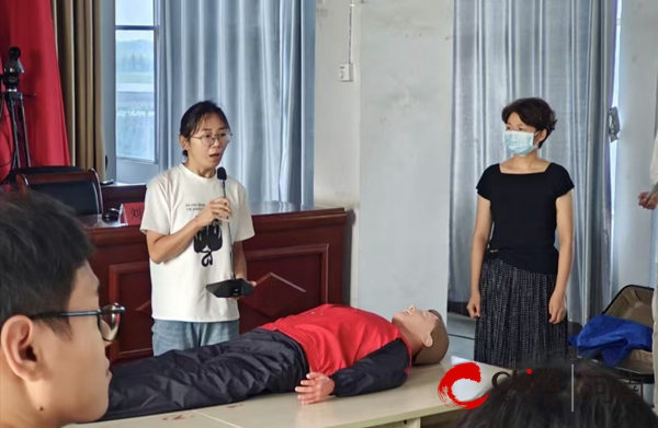 遂平县文城乡开展2024年爱国卫生运动暨“一科普六行动”健康巡讲(图2)