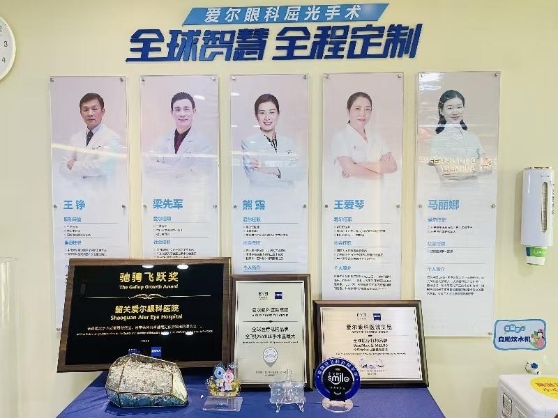 中学教师花老师：摘下眼镜与学生共享篮球之乐｜致敬“视”界引路人(图5)