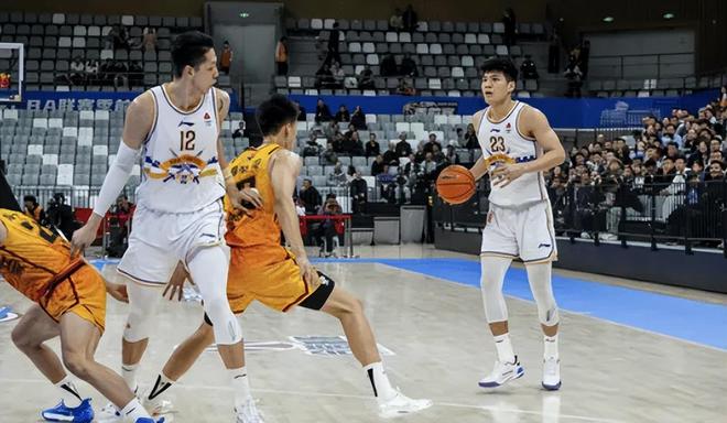 北控94-80战胜江苏球员评价：5人满分4人及格2人低迷(图4)