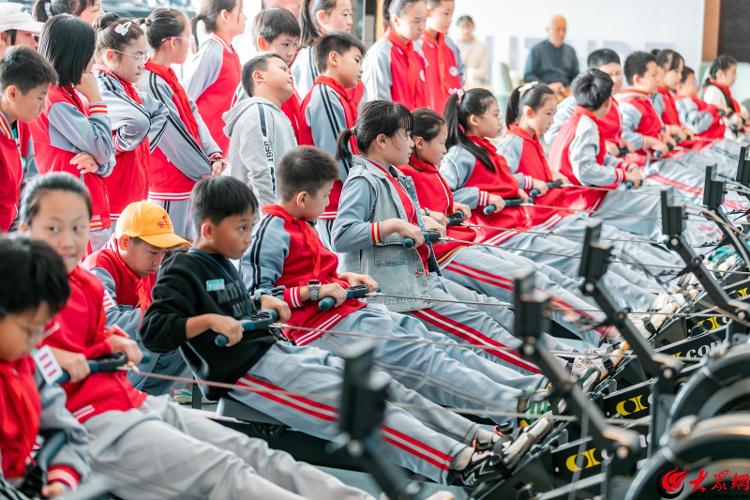 2024年全国赛艇“奋进新征程运动促健康”全民健身志愿服务活动（青岛站）启动(图4)