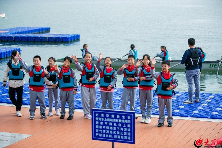 2024年全国赛艇“奋进新征程运动促健康”全民健身志愿服务活动（青岛站）启动(图6)