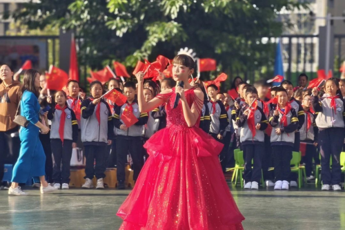 精彩无限！成都师范附属小学三圣分校2024年秋季运动会“燃”动秋日(图2)