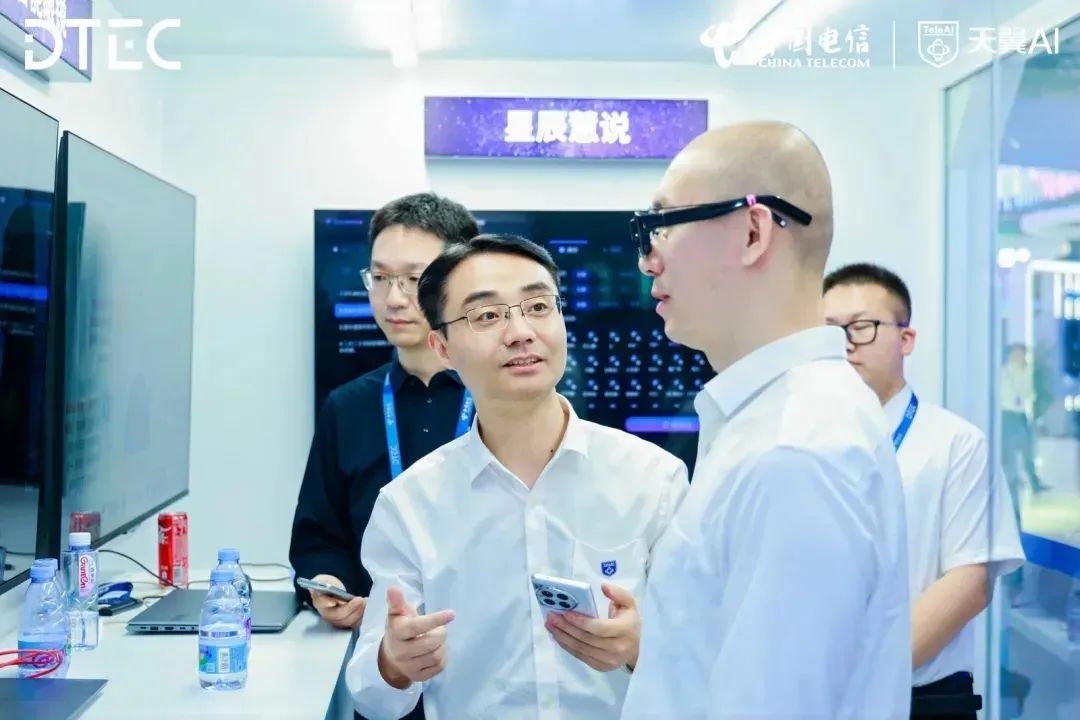 大厂疯抢第二季！小米、百度、中国电信等近十款AI眼镜产品或扎堆发布(图5)