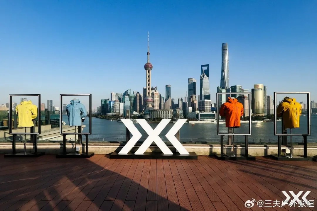 叫板始祖鸟的“高富帅”劲敌背后有个中国高人(图16)