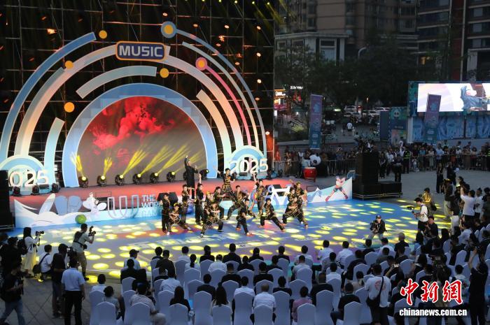 成都世运会）世运会遇上全民健身日体育让生活更美好(图1)
