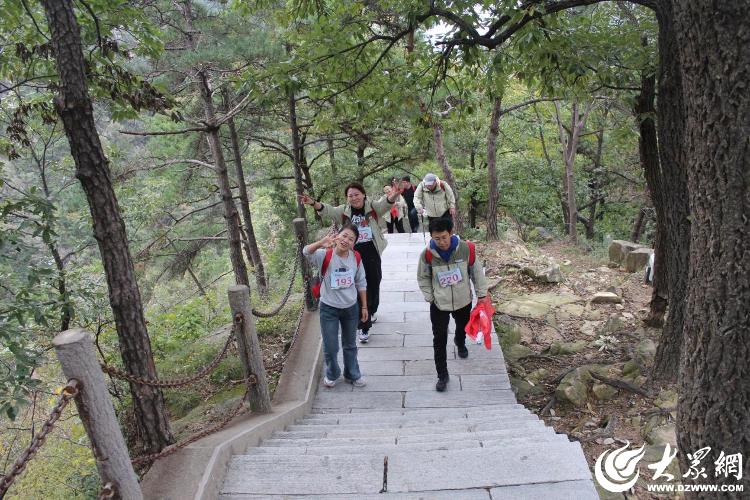2025中亚至宝福禄登山文化节活动顺利举行(图2)