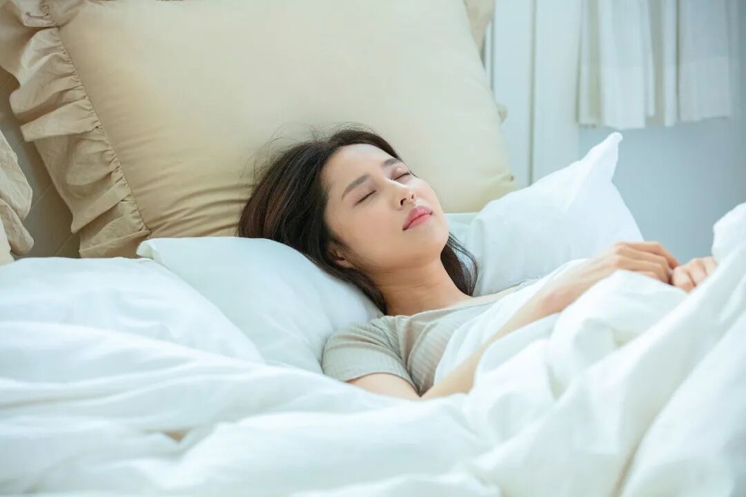 睡前做这5种运动可以让睡眠变好！今晚就试试(图4)